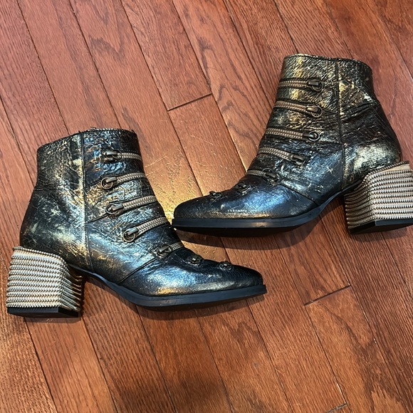 Papucei Ladies Boots - Picture 4 of 17